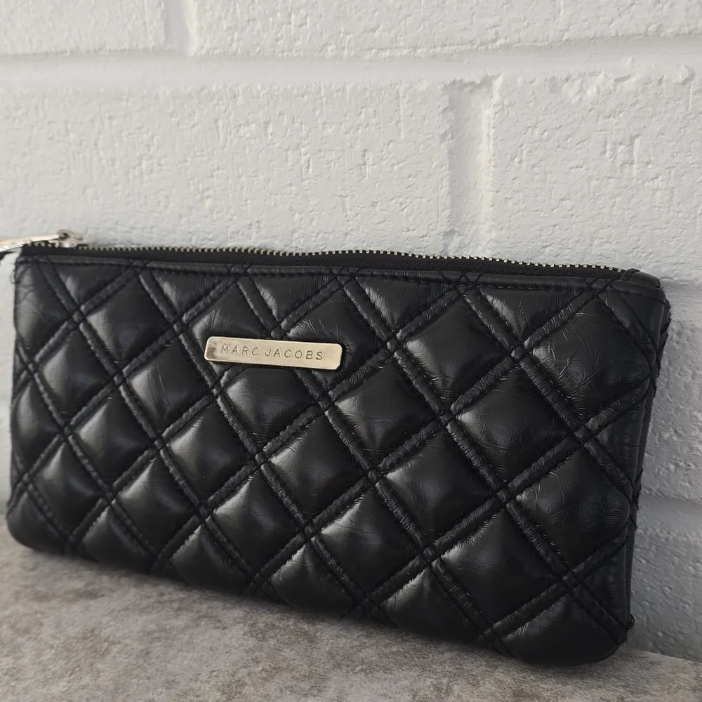 Marc Jacobs Quilted Leather Wristlet/Pouch/Wallet - Picture 2 of 13